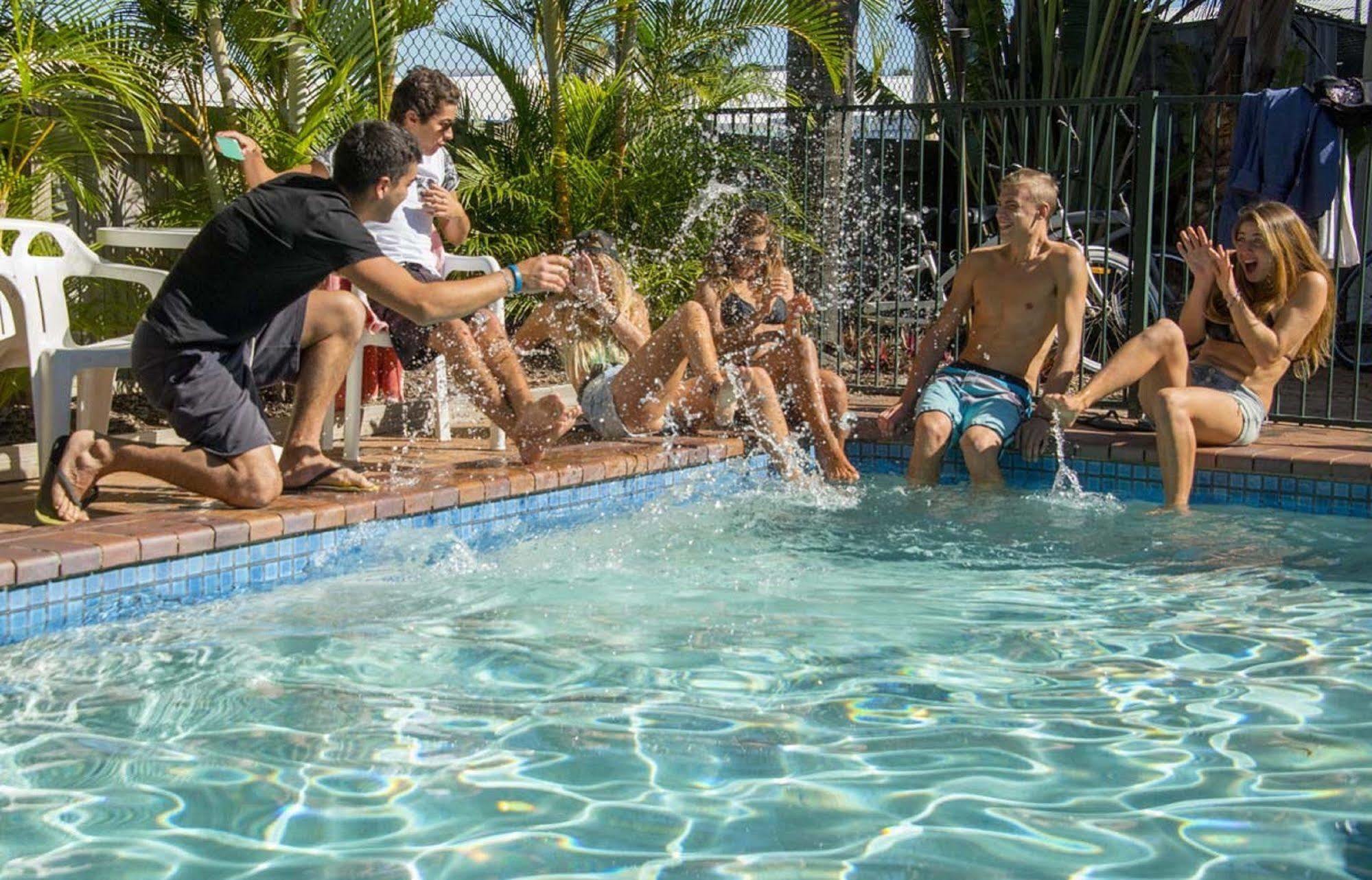 Yha Coolangatta Gold Coast Pansiyon Dış mekan fotoğraf